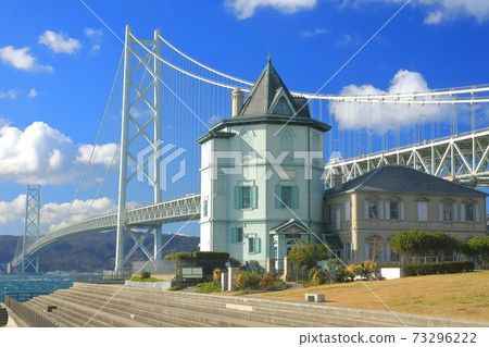 [Hyogo Prefecture] Sonbun Memorial Hall and Akashi Kaikyo Bridge under fine weather 73296222