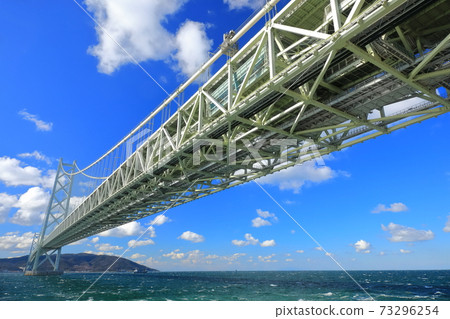 [Hyogo Prefecture] Akashi Kaikyo Bridge under sunny weather 73296254
