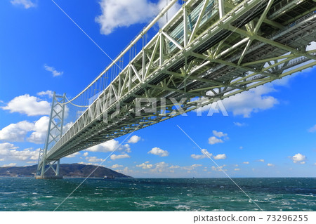 [Hyogo Prefecture] Akashi Kaikyo Bridge under sunny weather 73296255