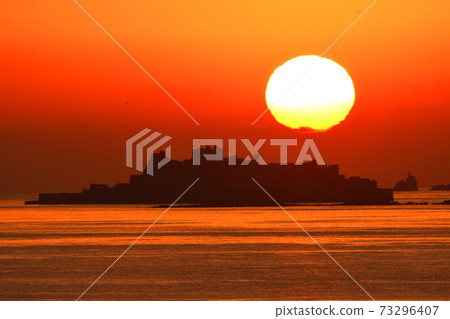 Evening view of warship island 73296407