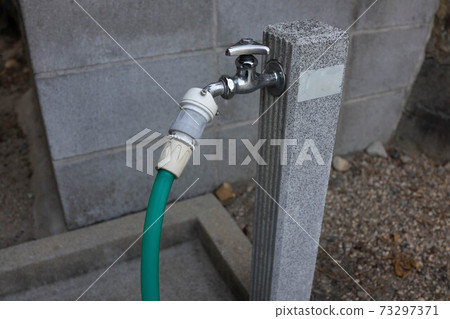 Faucet and hose 73297371