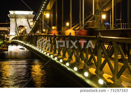 Hungary Illuminated Szechenyi Chain Bridge in Budapest Hungary Illuminated Szechenyi Chain Bridge in Budapest 73297383