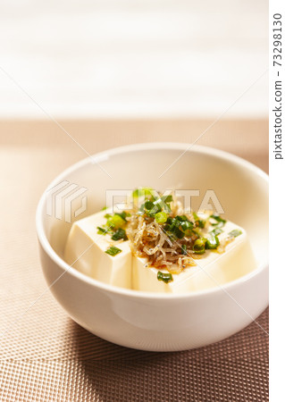 Cold tofu with crispy jaco Cold tofu with crispy jaco 73298130