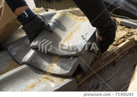 Roof roof replacement 73300285