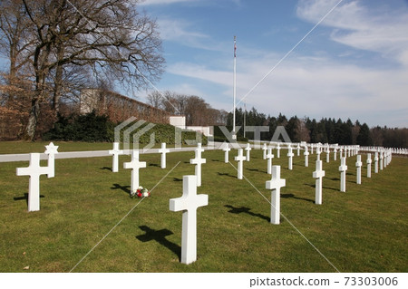 Graves and memorial at the American military cemetery in Ham, Luxembourg 73303006