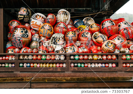 充滿了達摩的達摩寺 充滿了達摩的達摩寺 73303767