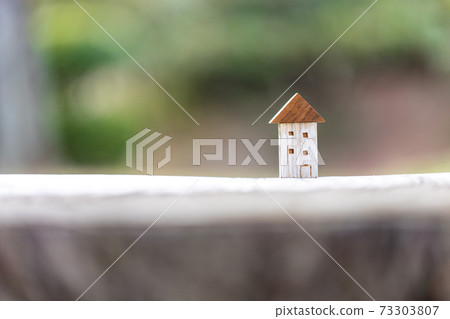Small wooden house 73303807