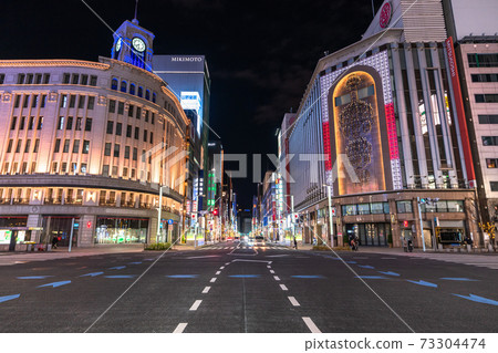 << Tokyo >> Ginza, a self-restraint mood where people disappear << Tokyo >> Ginza, a self-restraint mood where people disappear 73304474