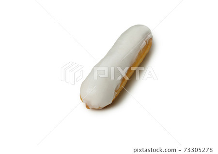 Delicious eclair with custard isolated on white background 73305278