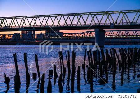 《Tokyo》 Arakawa riverbed / sunset railway bridge 《Tokyo》 Arakawa riverbed / sunset railway bridge 73305785