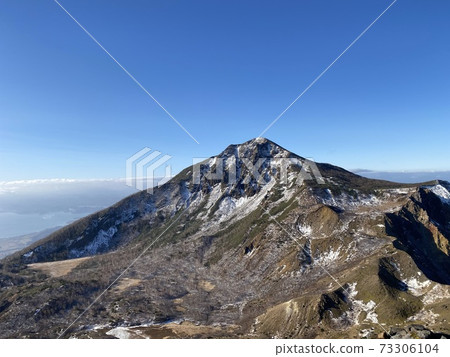 Bandai mountain in early winter 73306104