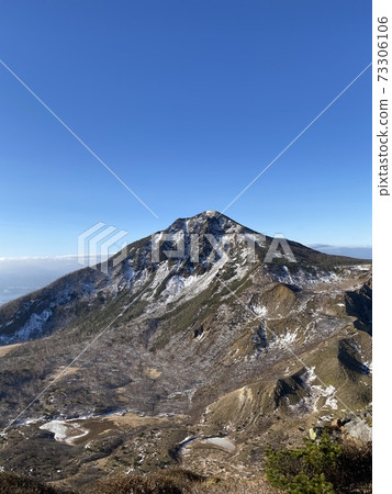 Bandai mountain in early winter 73306106