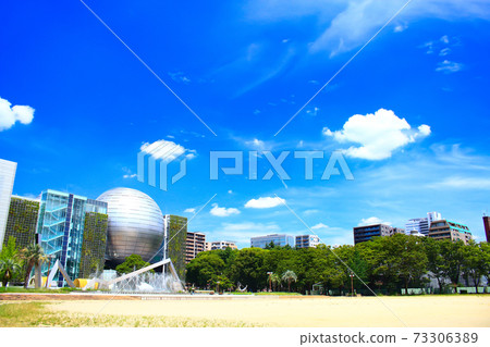 名古屋的白川公園和名古屋市科學館的風景 名古屋的白川公園和名古屋市科學館的風景 73306389