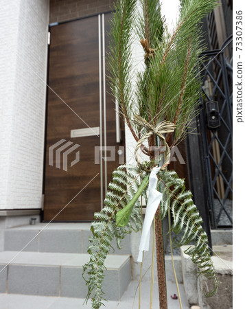 Kadomatsu decoration, Tokyo 73307386