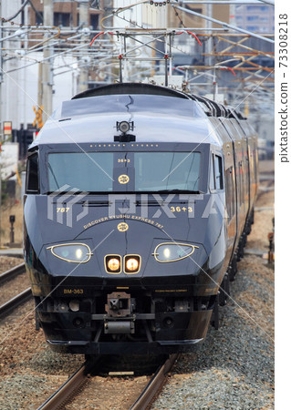 觀光列車“36 Plus 3”(JR九州) 觀光列車“36 Plus 3”(JR九州) 73308218