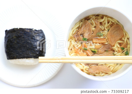 美味湯圓和杯拉麵 73309217