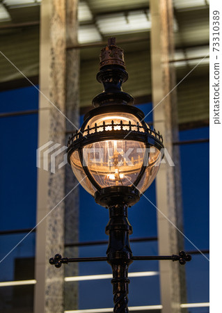 日本橫濱馬路的橫濱都市風景。關內大廳前的圓形煤氣燈 73310389