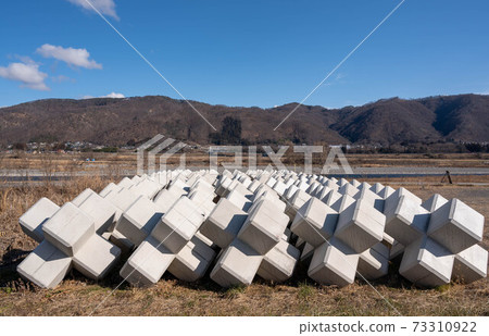 設置在西川河床上的河岸保護區 73310922