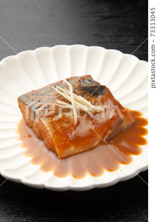 Simmered mackerel with mackerel Simmered mackerel with mackerel 73313045
