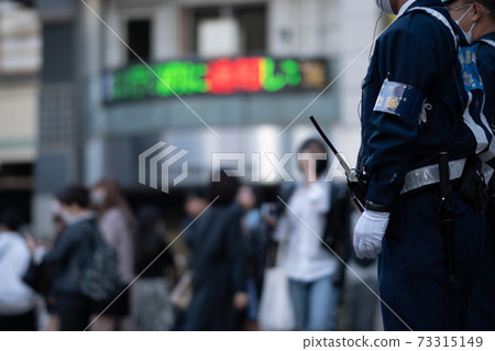 面具警察澀谷電暈下午過境緊急申報市中心青年爭奪穿越 面具警察澀谷電暈下午過境緊急申報市中心青年爭奪穿越 73315149