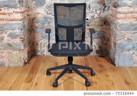 Comfortable and stylishly designed black office chair Comfortable and stylishly designed black office chair 73316444