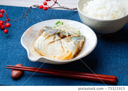 Japanese classic "mackerel (mackerel) boiled in miso". Japanese classic "mackerel (mackerel) boiled in miso". 73321913
