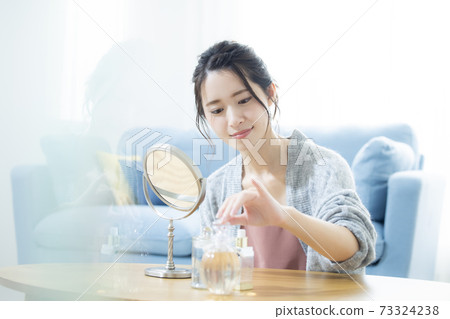 智能手機女 智能手機女 73324238