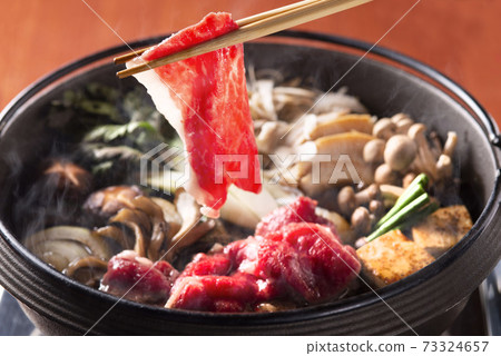 Delicious shabu-shabu 73324657