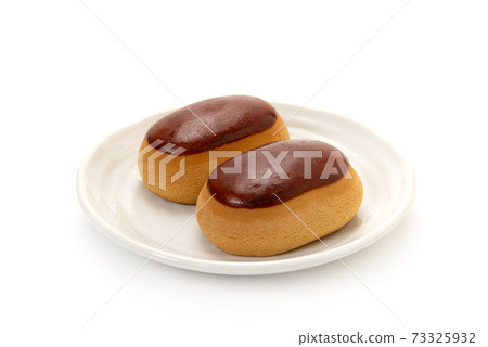 Japanese sweets kuri manju 73325932