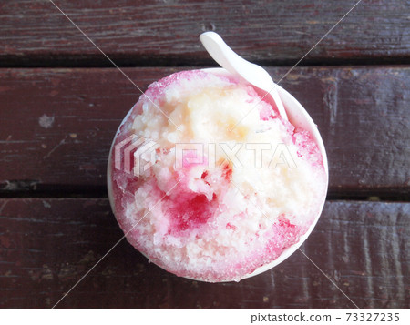 Thai dessert 73327235