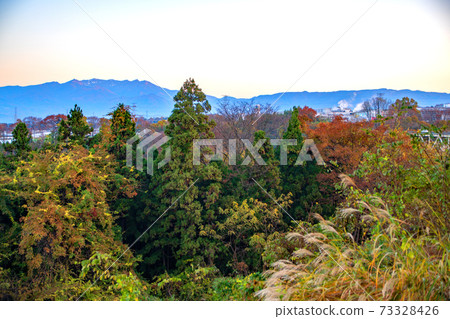龜越高速公路赤城高原SA從下線向竹山山下眺望 龜越高速公路赤城高原SA從下線向竹山山下眺望 73328426