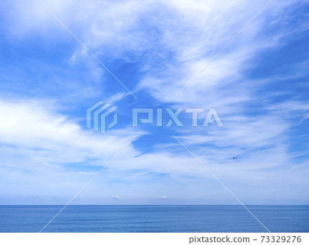 Autumn sea, blue sky and white clouds Sea and sky seen from the Hisui coast of Miyazaki, Asahi Town, Toyama Prefecture in late October Autumn sea, blue sky and white clouds Sea and sky seen from the Hisui coast of Miyazaki, Asahi Town, Toyama Prefecture in late October 73329276