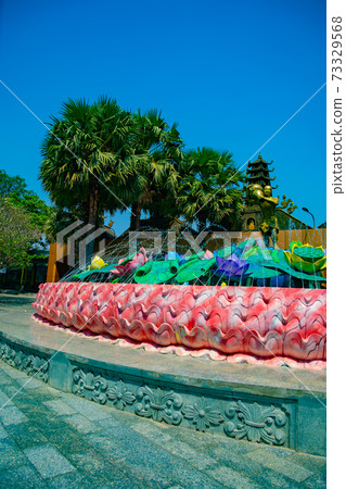 Statue in Suitien Park Buddhist sculpture [Vietnam image] 73329568
