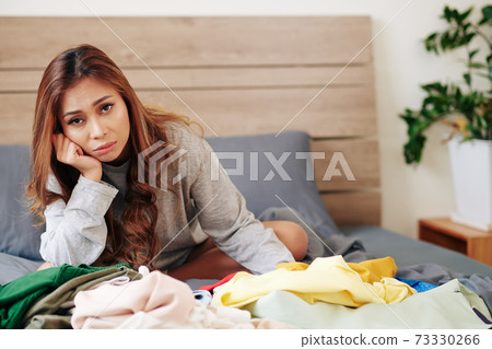 Can not decide what to wear 73330266