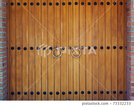 Traditional Korean Gate 73332233