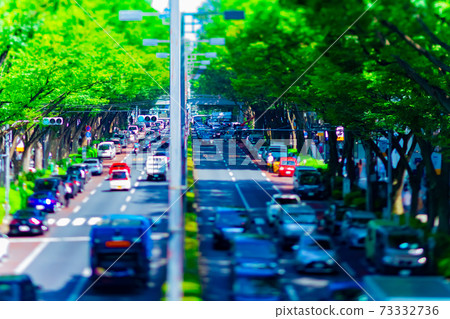 Miniature-style Omotesando traffic [Urban image] 73332736