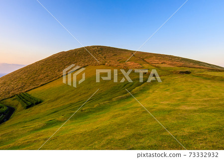 Onidake sunrise Goto archipelago Fukue Island [Goto City, Nagasaki Prefecture] 73332932