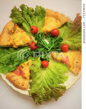 自製披薩配蔬菜三明治,sdgs可持續糧食損失庫存處理 自製披薩配蔬菜三明治,sdgs可持續糧食損失庫存處理 73334634
