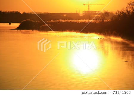 Sunrise scenery, natural scenery Sunrise scenery, natural scenery 73341503