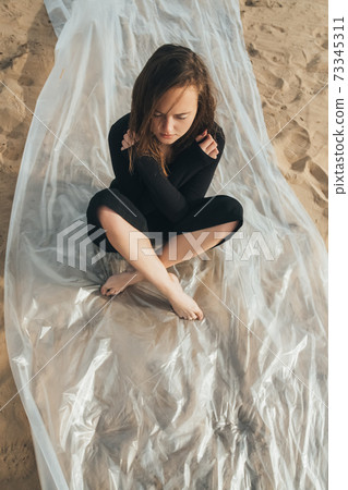 female protection emotional crisis insecure woman female protection emotional crisis insecure woman 73345311