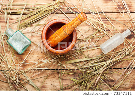 Hierochloe in herbal medicine 73347111