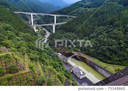 從aki澤水壩大壩看到的玉縣/賴頓總督橋 從aki澤水壩大壩看到的玉縣/賴頓總督橋 73348668