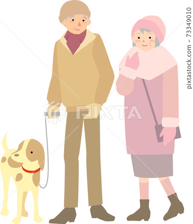 年長的夫婦walking狗 73349010
