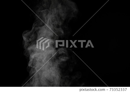 蒸汽,蒸汽,蒸汽,黑色背景上採取的煙 蒸汽,蒸汽,蒸汽,黑色背景上採取的煙 73352337