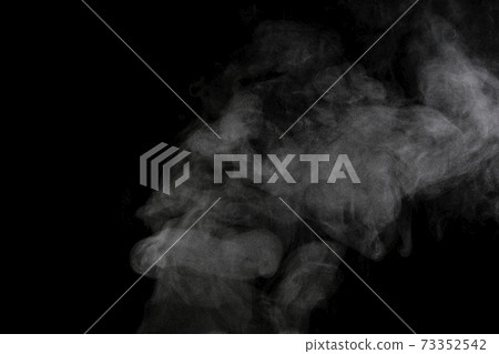 蒸汽,蒸汽,蒸汽,黑色背景上採取的煙 蒸汽,蒸汽,蒸汽,黑色背景上採取的煙 73352542