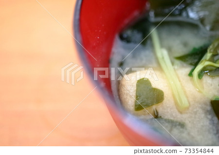 Wakame seaweed of heart Wakame seaweed of heart 73354844