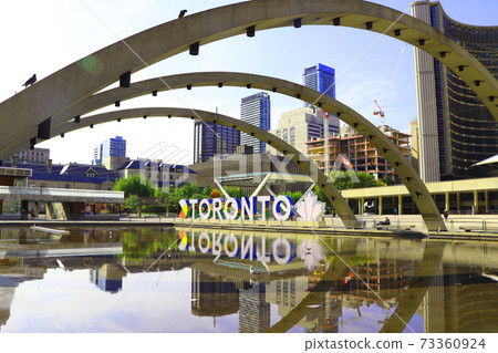 Sign in front of the City Hall in Toronto 73360924