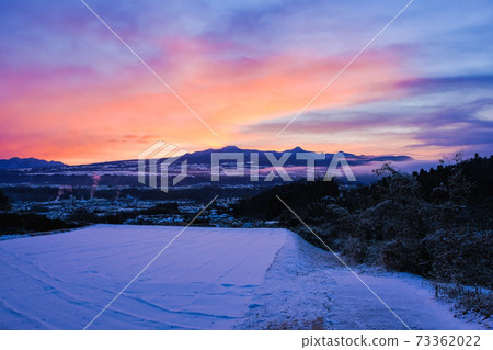 Akagiyama at dawn 73362022