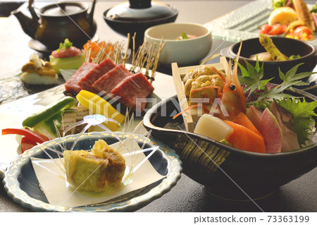 Japanese food 73363199
