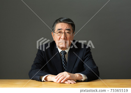 商人的微笑 商人的微笑 73365519